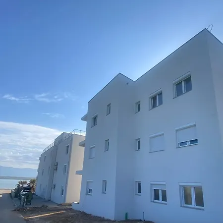 Aparrtment With Rooftop Terrace With Sea View