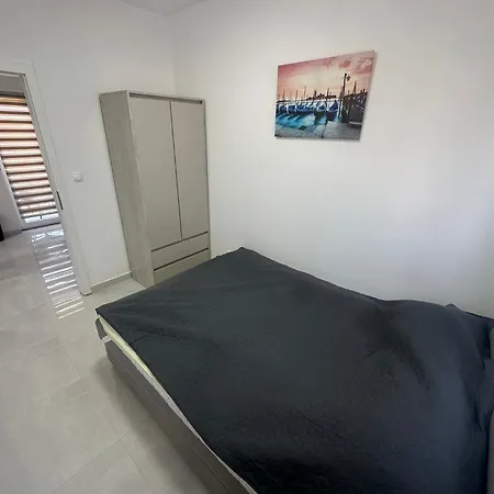 Aparrtment With Rooftop Terrace With Sea View