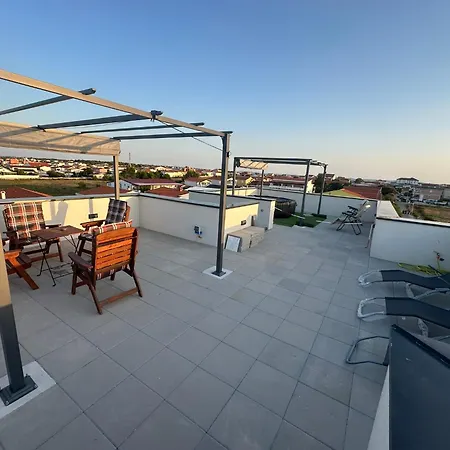 Aparrtment With Rooftop Terrace With Sea View *