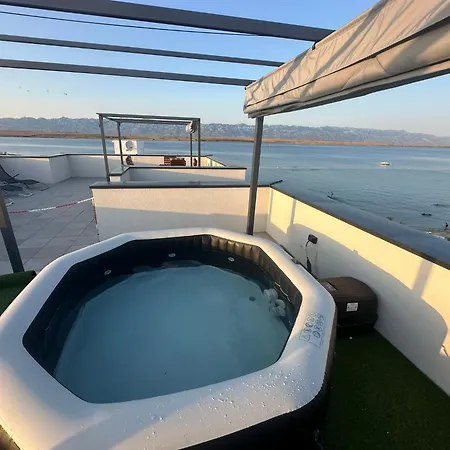 Aparrtment With Rooftop Terrace With Sea View *
