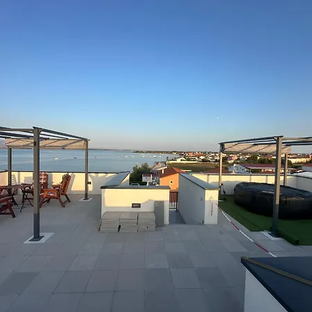 Aparrtment With Rooftop Terrace With Sea View Vir