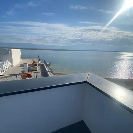 Aparrtment With Rooftop Terrace With Sea View *
