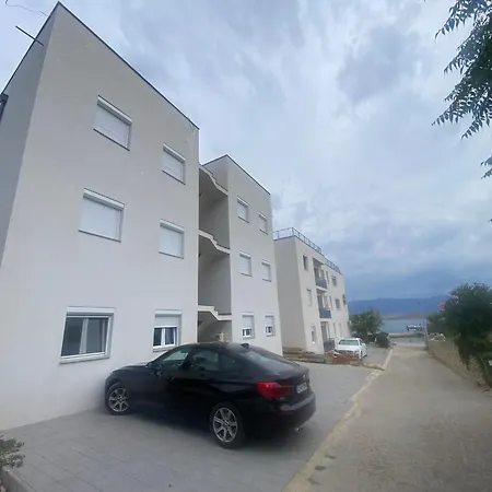 Aparrtment With Rooftop Terrace With Sea View