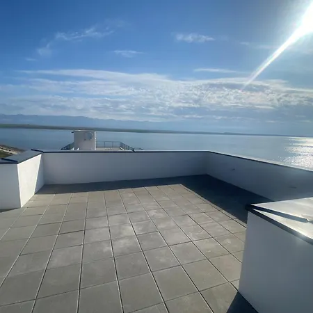 Aparrtment With Rooftop Terrace With Sea View Lägenhet *