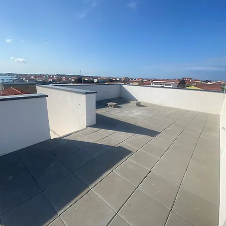 Aparrtment With Rooftop Terrace With Sea View Apartman *